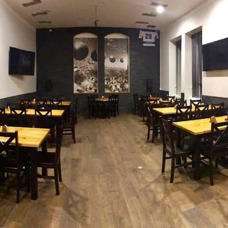 Sokolovna Trutnov Hostel Bagian luar foto