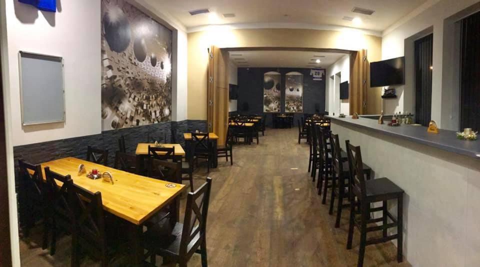 Sokolovna Trutnov Hostel Bagian luar foto